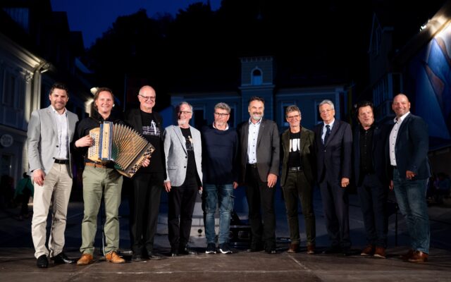 Aus­stel­lung stellt neue Ana­lo­gien her