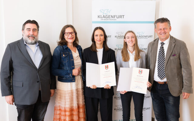 Bürgermeister Christian Scheider und Sportstadträtin Constance Mochar ehrten die Nationalteamspielerinnen Tamina Schall und Anja Adamitsch sowie General Manager Martin Kogler für den Aufstieg in die Top Division.