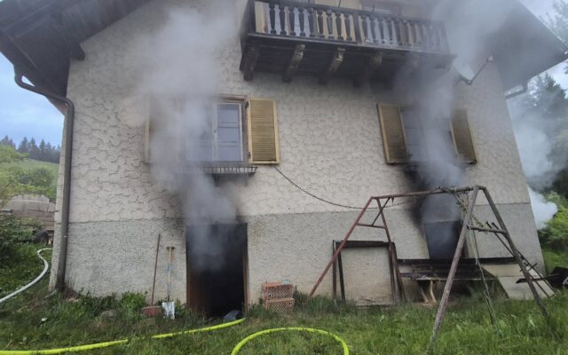 Brand in Räu­cher­schrank