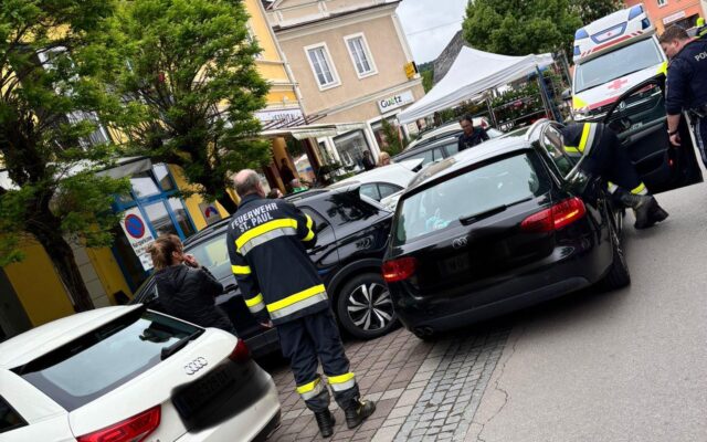 64-Jäh­ri­ge nach Auto­un­fall schwer ver­letzt