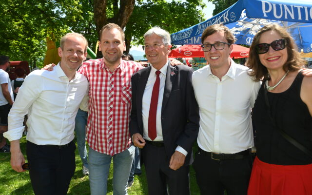 Fami­li­en­fest am Kreuz­bergl