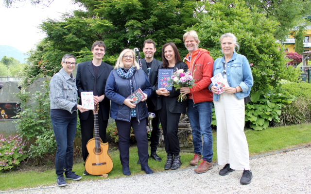 Gar­ten­kri­mis und Kla­ri­net­ten­klän­ge im Rosen­park
