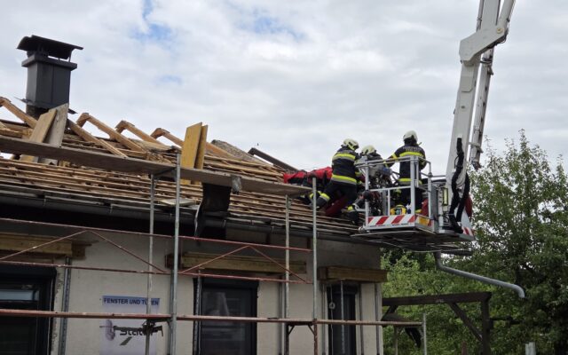 Sturz bei Bau­ar­bei­ten in Kla­gen­furt