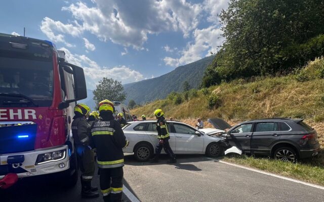 Drei Fahrzeuge in Unfall verwickelt