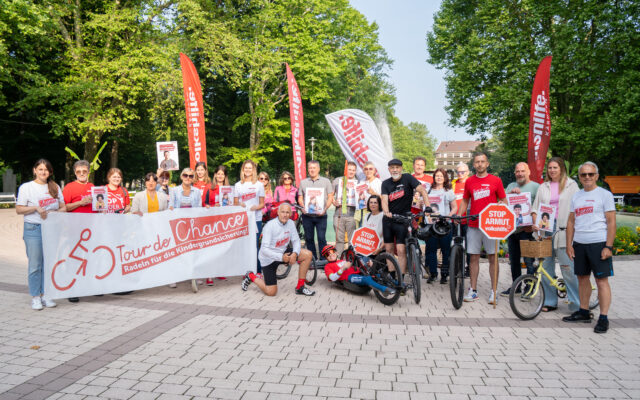 Volks­hil­fe radelt gegen Kin­der­ar­mut