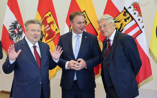 Kai­ser setzt Zei­chen gegen Online-Hass