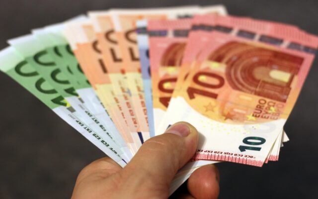 Trick­be­trug am Stra­ßen­rand: Bar­geld gestoh­len