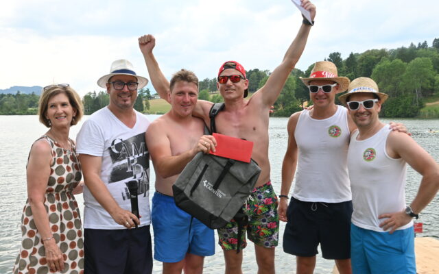 Gro­ßer Spaß im Sau­trog am Malt­scha­cher See