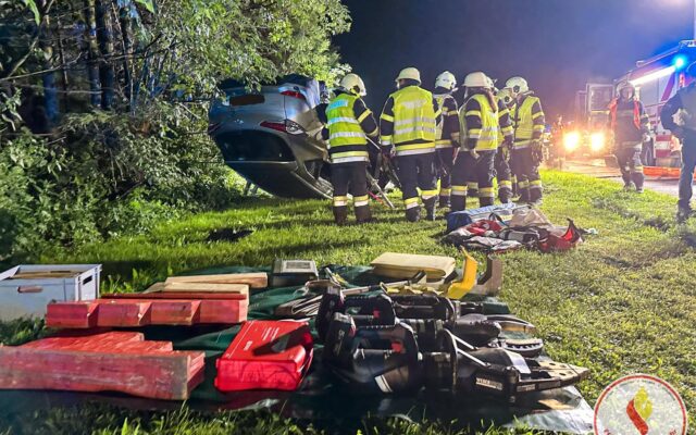 Schwe­rer Ver­kehrs­un­fall auf B98