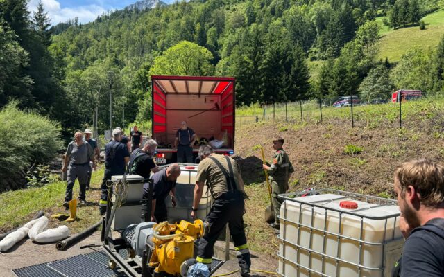 Öl in Kraft­werks­be­cken aus­ge­tre­ten