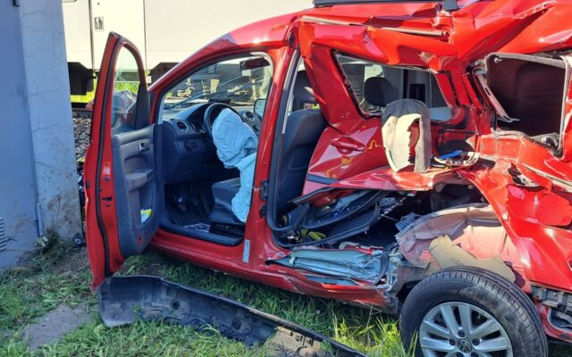 Zug rammt Auto wäh­rend Übungs­fahrt