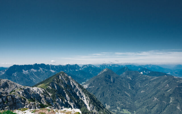 Alpin­po­li­zei warnt vor Risi­ken in den Ber­gen