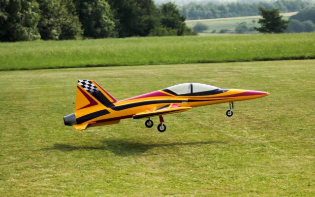 Modell­flug endet mit Unfall in Grei­fen­burg