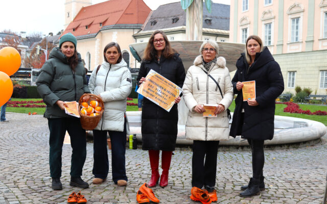 47 Paar Schu­he als Mahn­mal