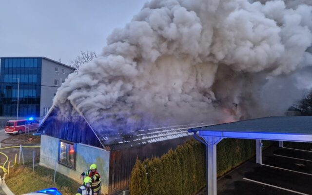 Flo­ria­nis rück­ten zu Brand in Alt­ho­fen aus!