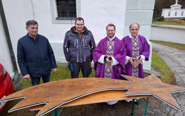 Stern von Beth­le­hem über Gur­nitz