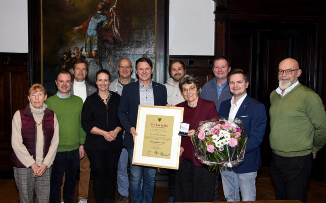 Ade­le Las­sen­ber­ger erhielt Ehren­na­del in Gold