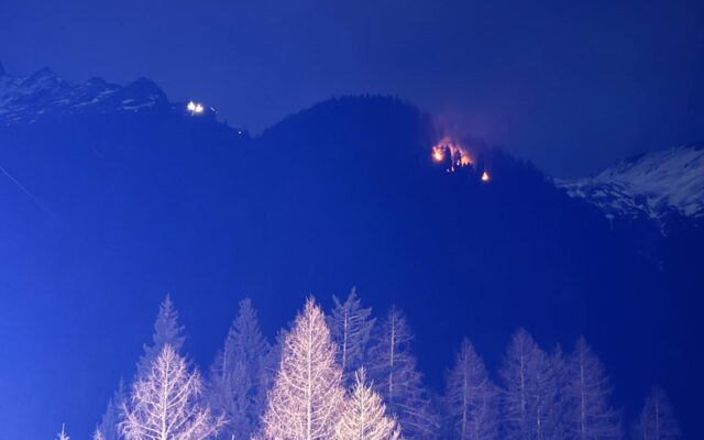 Wald­brand im Ski­ge­biet