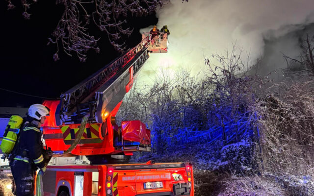 Todes­op­fer bei Wohn­haus­brand