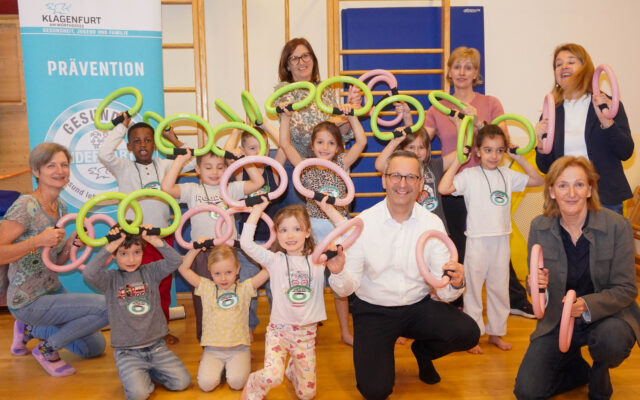 Kin­der­gar­ten Welz­en­egg  bekommt Güte­sie­gel