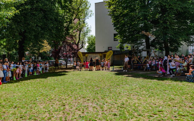 Khe­ven­hül­ler­park wird frei zugäng­lich