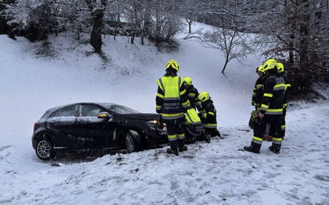Fron­tal­crash auf Groß­sat­tel­stra­ße