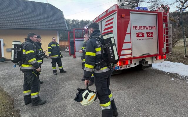Fehl­alarm bei Neben­ge­bäu­de­brand in Sit­ters­dorf