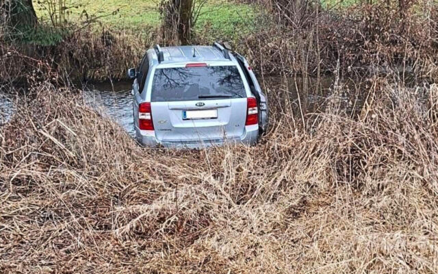 Auto rollt in Wimitz­bach