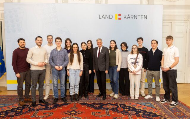 Jun­ge Stim­men tra­fen Lan­des­haupt­mann im Spie­gel­saal