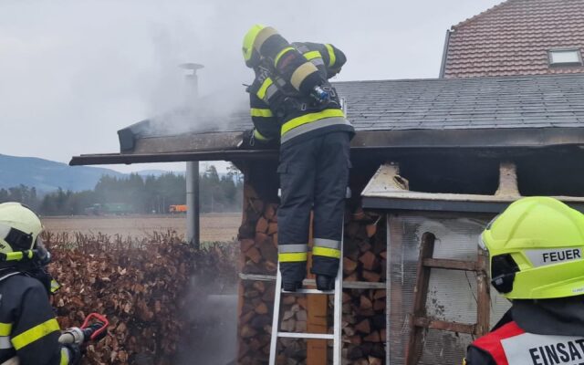 Gar­ten­hüt­te in Völ­ker­markt brann­te völ­lig nie­der