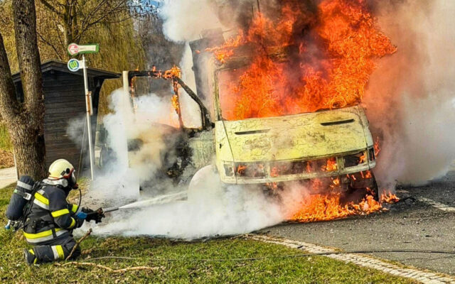 Fahr­zeug­brand auf der L99