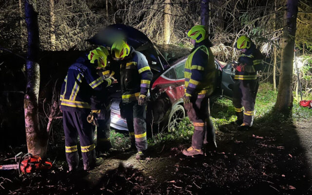 Auto nach Unfall gebor­gen