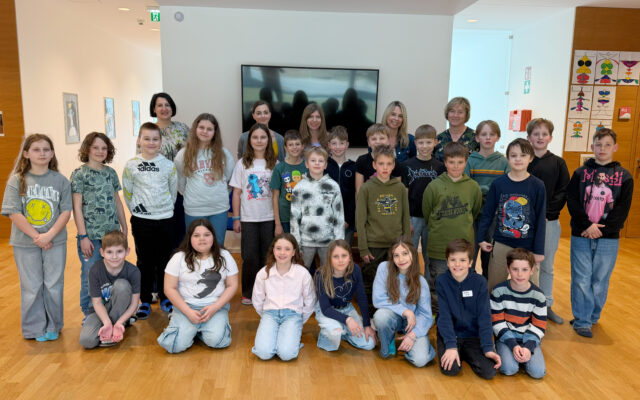 Heb­am­me zu Besuch in der Euro­pa­schu­le