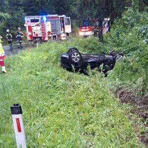 Alkoholisiert: Frau überschlug sich mit Auto