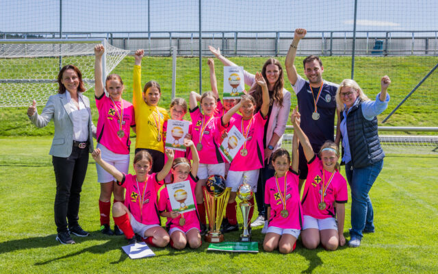 Jun­ge Fuß­ball­ta­len­te glänz­ten beim Lan­des­fi­na­le in St. Veit