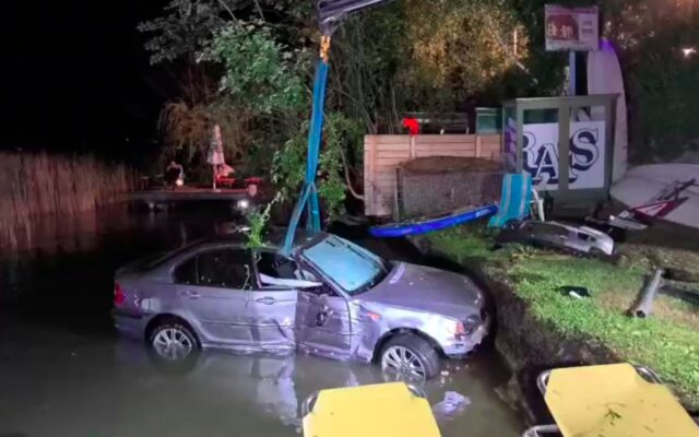 Auto stürzt in den Wör­ther­see