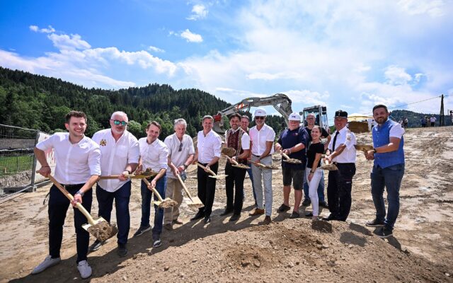 Spa­ten­stich für moder­nes Infra­struk­tur­zen­trum