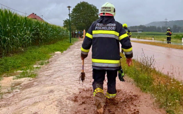 Unwet­ter sorg­te für zahl­rei­che Feu­er­wehr­ein­sät­ze