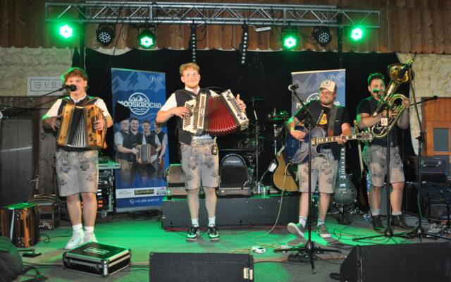 „Moos­kro­cha“ sorg­ten für aus­ge­las­se­ne Stim­mung