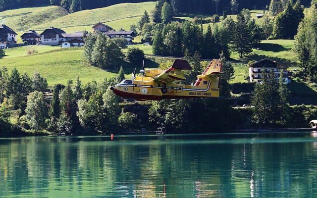 Lösch­flug­zeug wie­der im Ein­satz