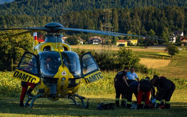 Verletzt: Mann (52) von Dach gestürzt