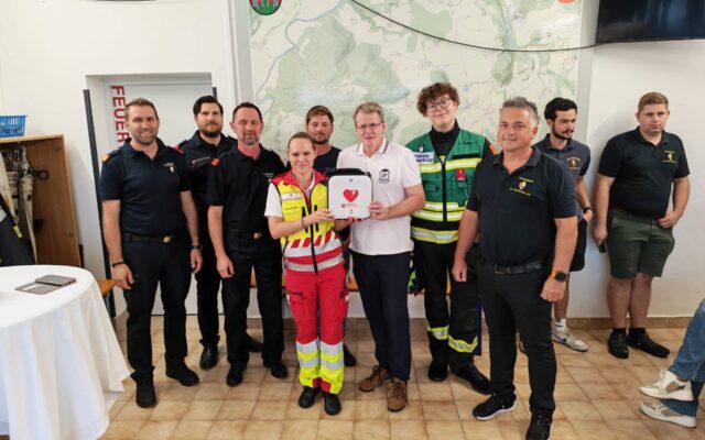 St. Georgen/Weinberg: Defi­bril­la­tor ret­tet Leben!