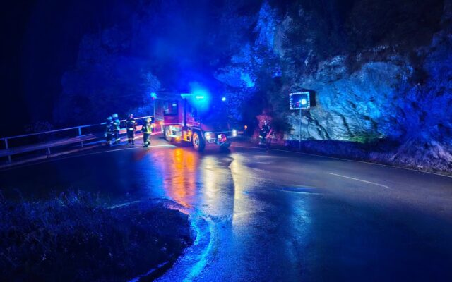 Fron­tal­crash auf B91: Insas­sen blie­ben unver­letzt