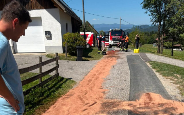 Hydrau­lik­schlauch bei Müll­wa­gen geplatzt