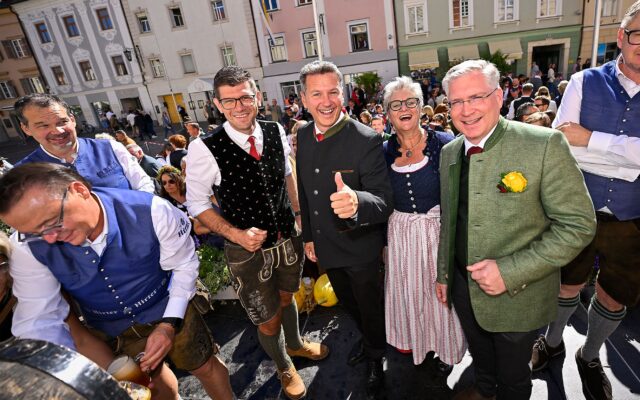 Der 663. Wie­sen­markt ist eröff­net