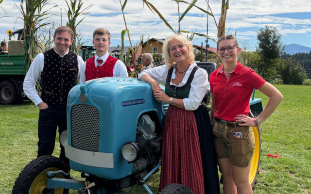 Rund 600 Gäs­te fei­ern mit der Land­ju­gend