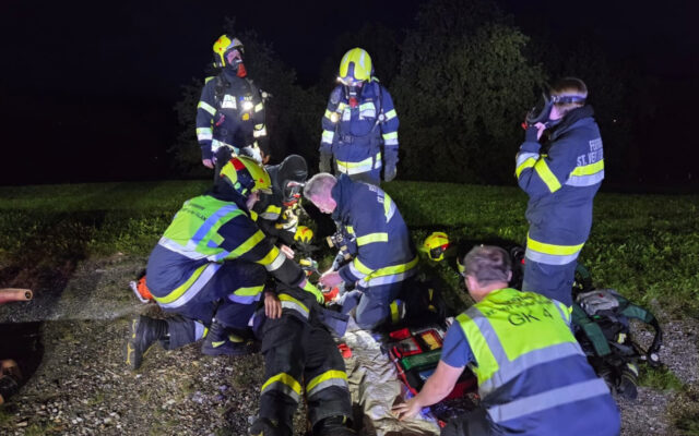52 Feu­er­wehr­leu­te haben den Ernst­fall geprobt