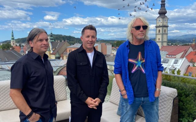 Open-Air-Kon­zer­te zie­hen von Moos­burg nach Hoch­os­ter­witz