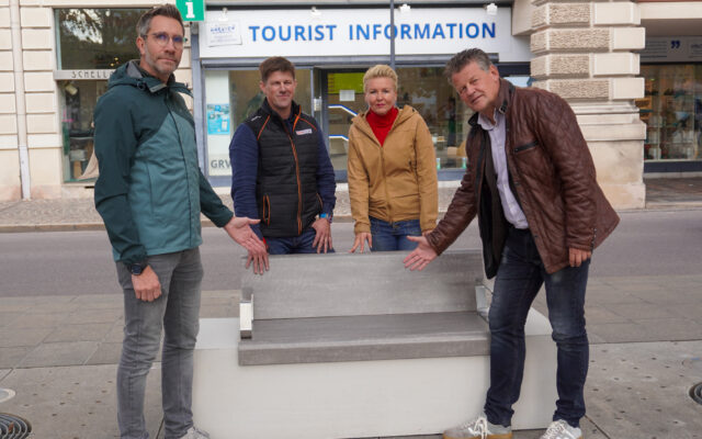 Anti-Terror-Bänke am Neuen Platz installiert