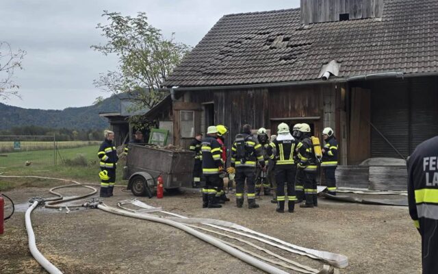 Explo­si­on in Maistrock­nungs­an­la­ge for­dert fünf Feu­er­weh­ren